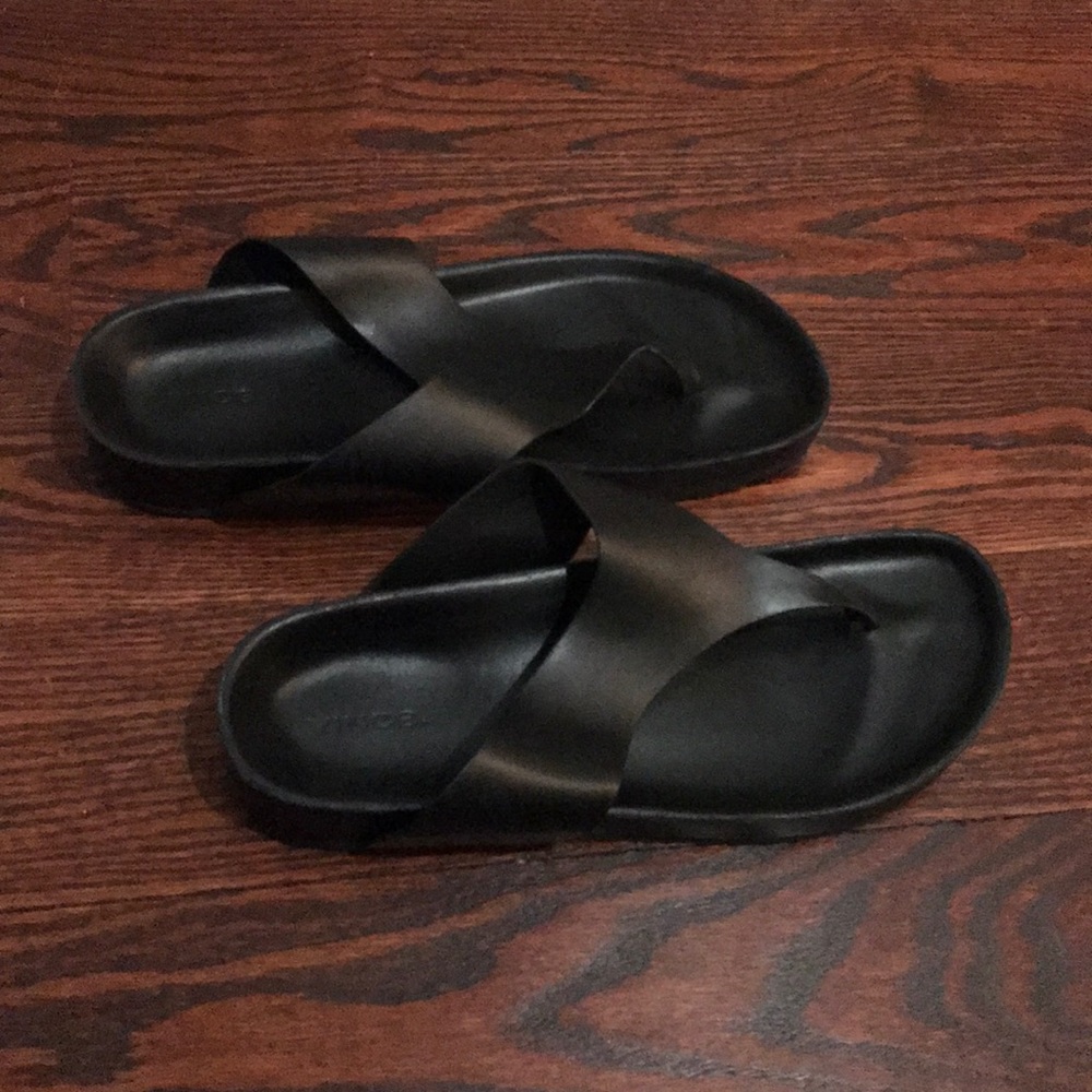Vince Leather Sandal
